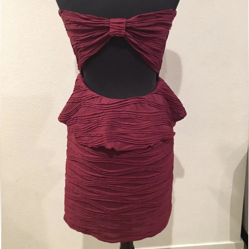 Love Culture women’s dress small wine Burgundy Peplum Mini Strapless Bow bodycon - Picture 4 of 7